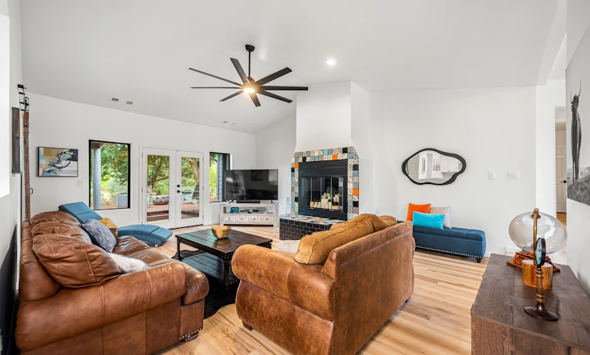 Ground-floor mountain-view home with patio, central AC & washer/dryer