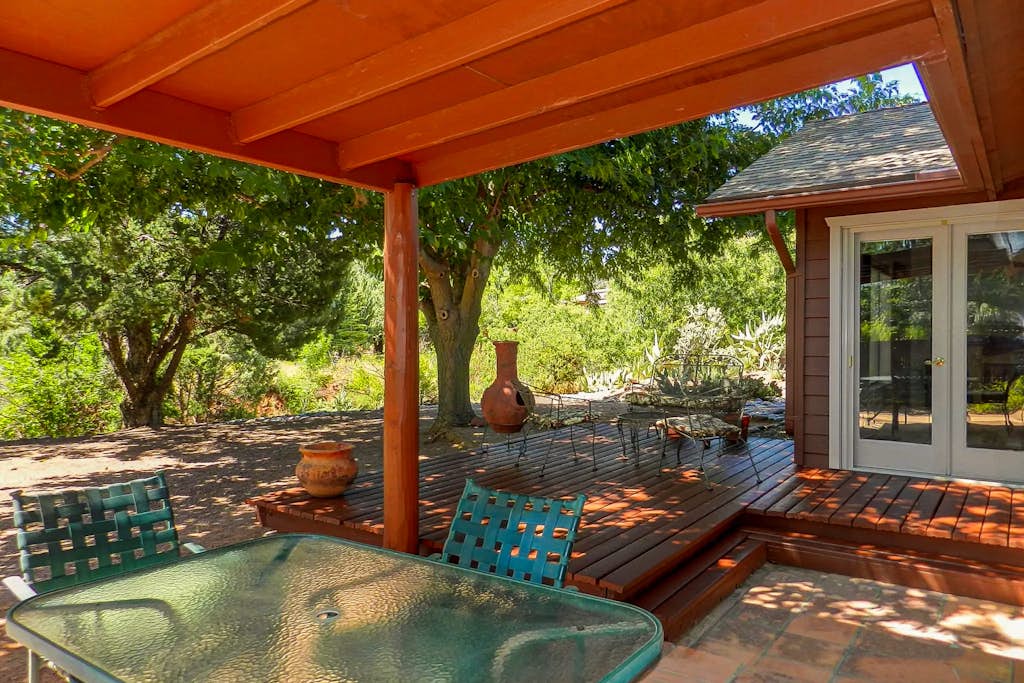 Ground-floor mountain-view home with patio, central AC & washer/dryer