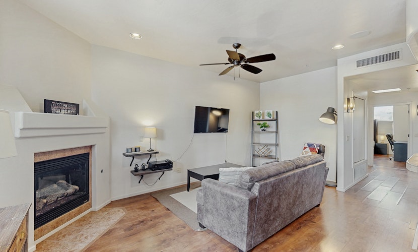 Sunny Tucson Family Retreat | Cozy Second-Level Condo Near University of Arizona