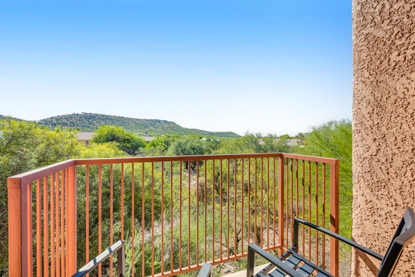 Quiet condo near Sabino Canyon with pool, hot tub, tennis & amazing views