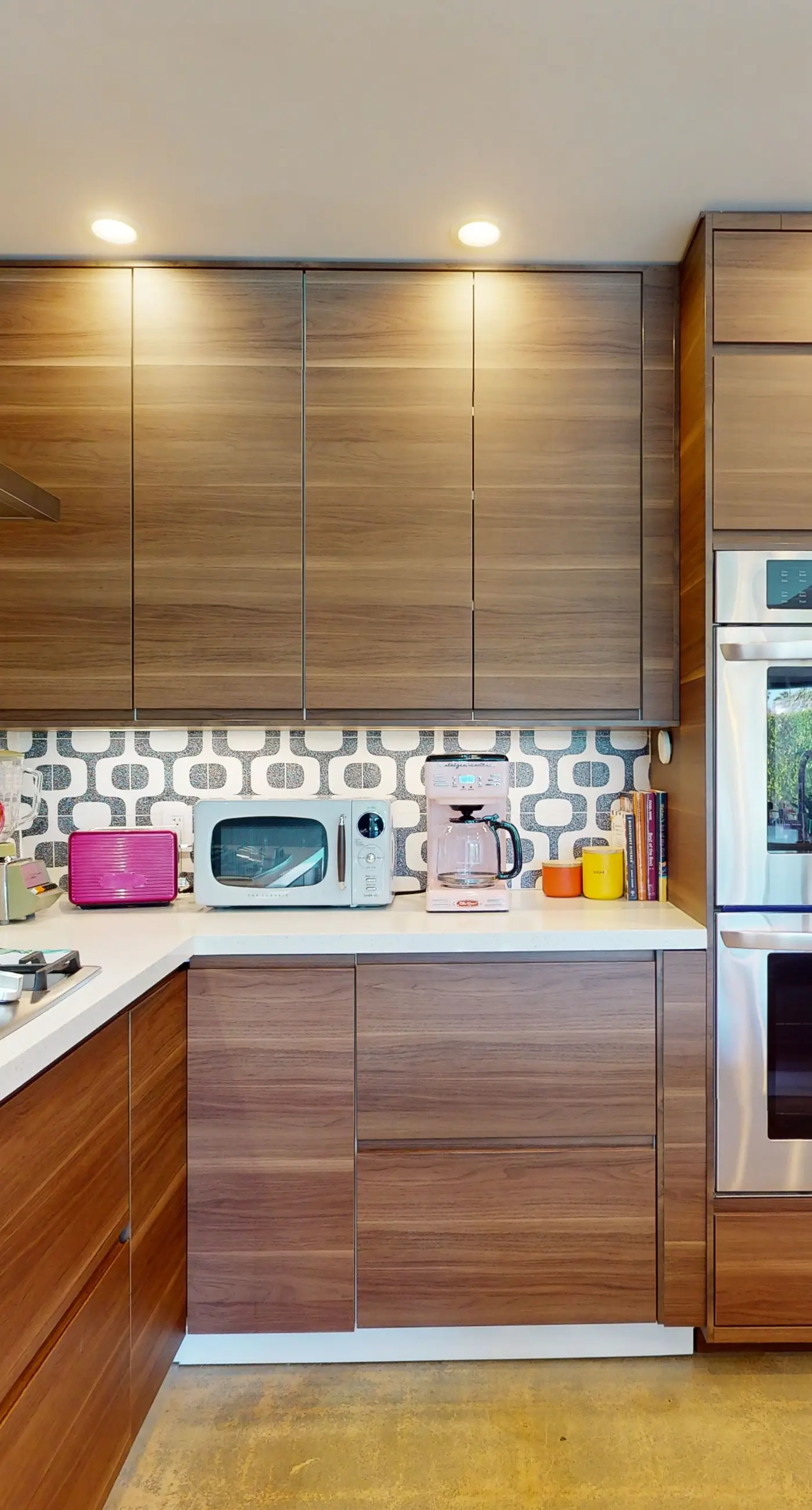 Mid-Century Alexander Stunner in Vista Las Palmas - 3800