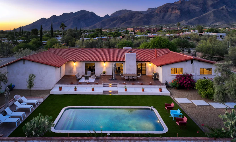 Mountain-view house with private pool, chef