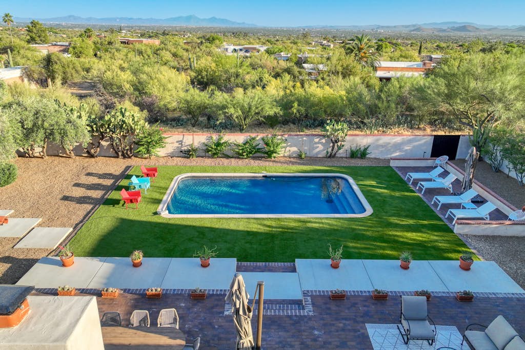 Mountain-view house with private pool, chef