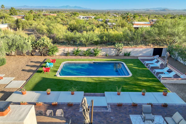 Mountain-view house with private pool, chef
