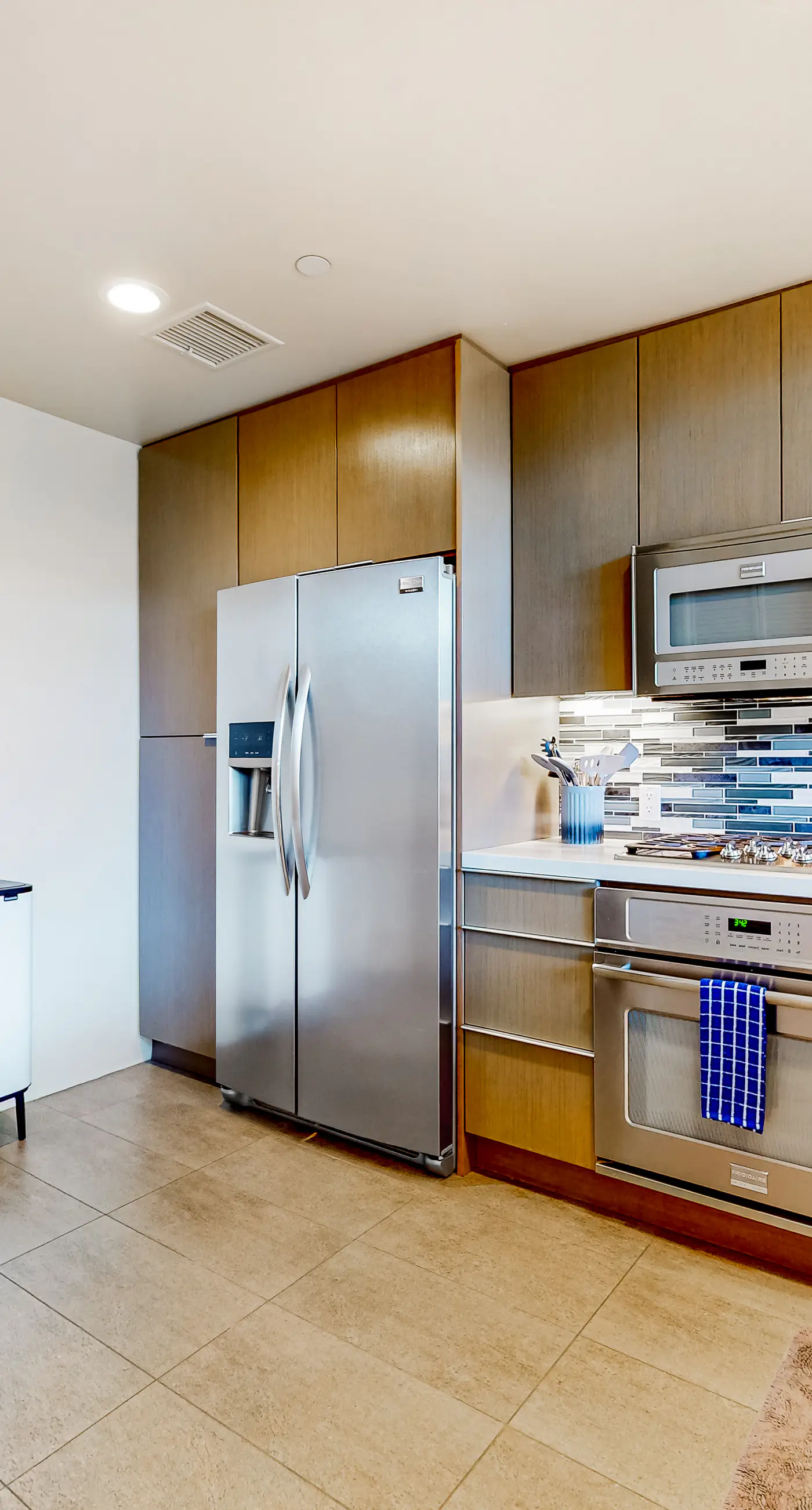 Cerritos Style - 48864