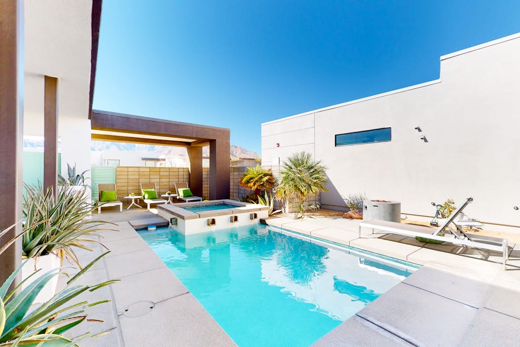 Chic dog-friendly home with private pool, pool spa, gym, pools, grills & firepit