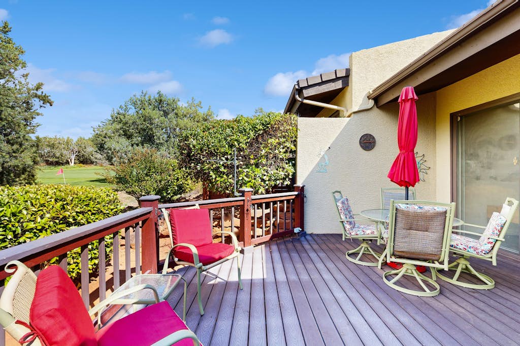 Beautiful Sedona townhome with pool, hot tub, tennis, & on-site golf