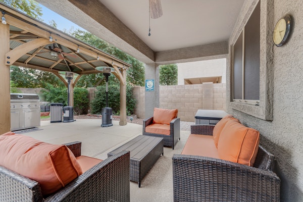 Dreamy home with private pool, high-speed WiFi, full kitchen, & W/D