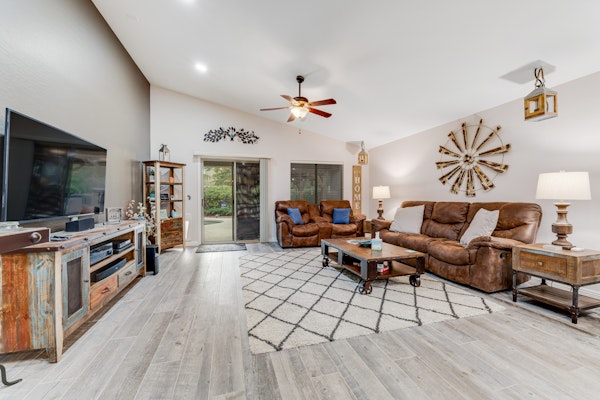 Dreamy home with private pool, high-speed WiFi, full kitchen, & W/D