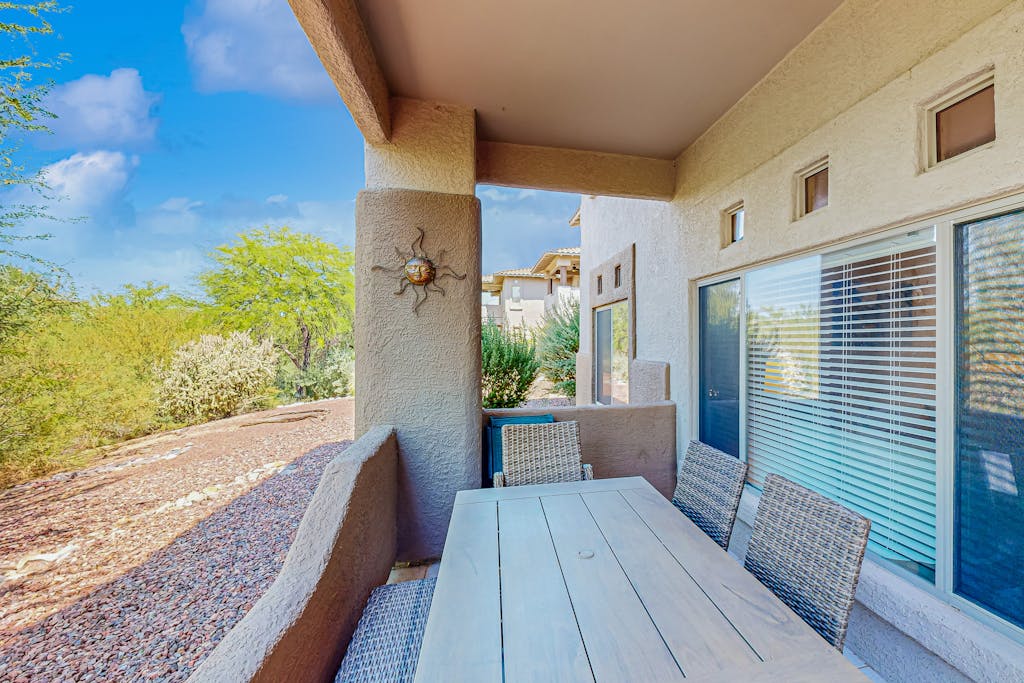 Spacious condo with pools, hot tub, patio & lovely views - dog-friendly