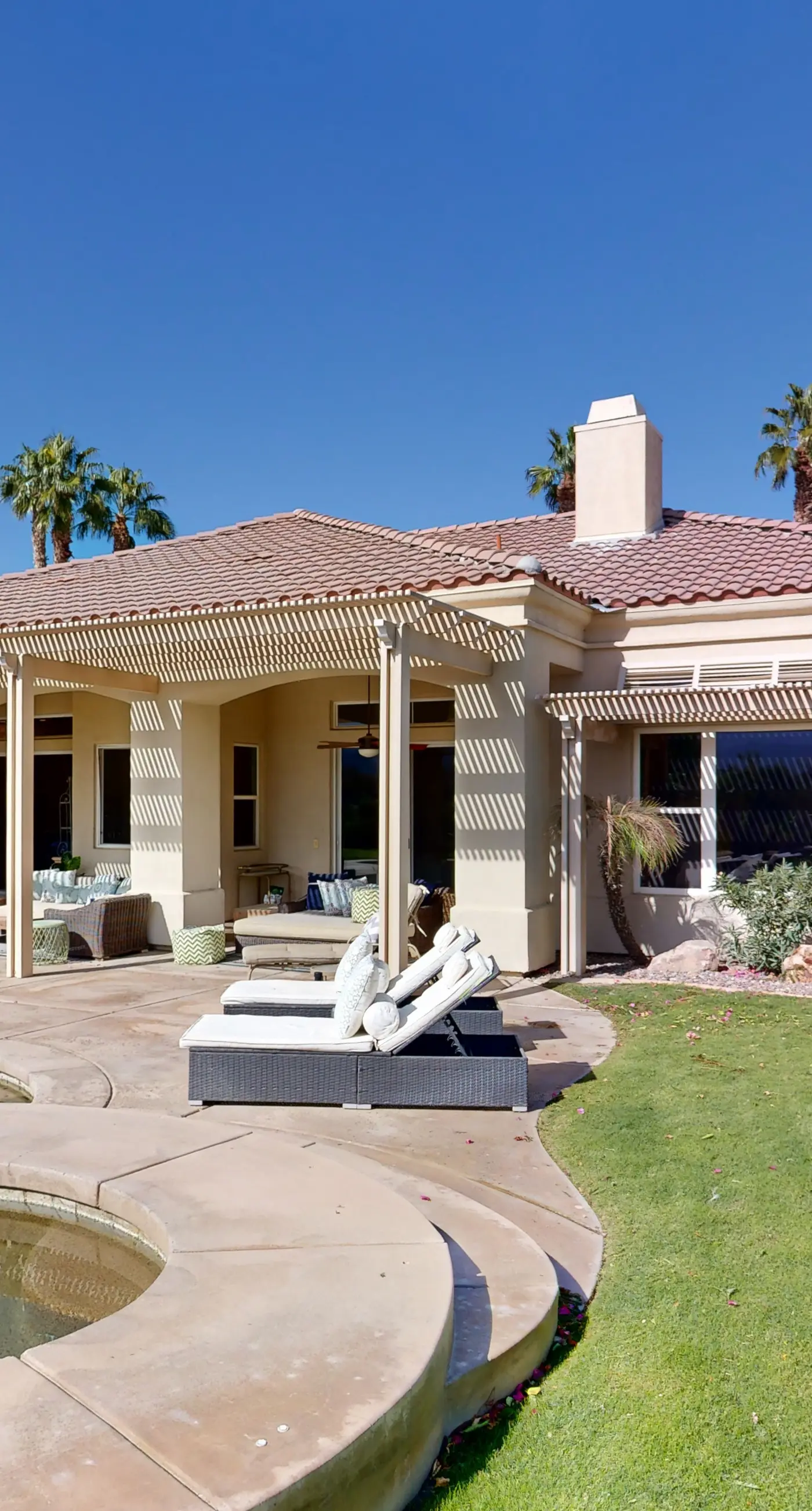 Luxury Desert Oasis