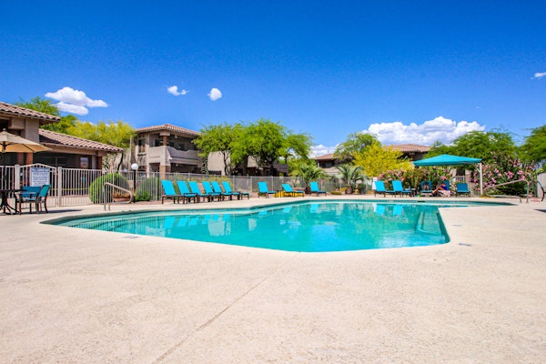 Comfy, updated condo with pool & hot tub - dog-friendly