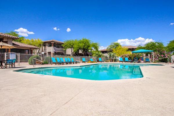 Comfy, updated condo with pool & hot tub - dog-friendly