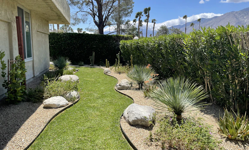 Mountain View home with pools, hot tub, and dog friendly