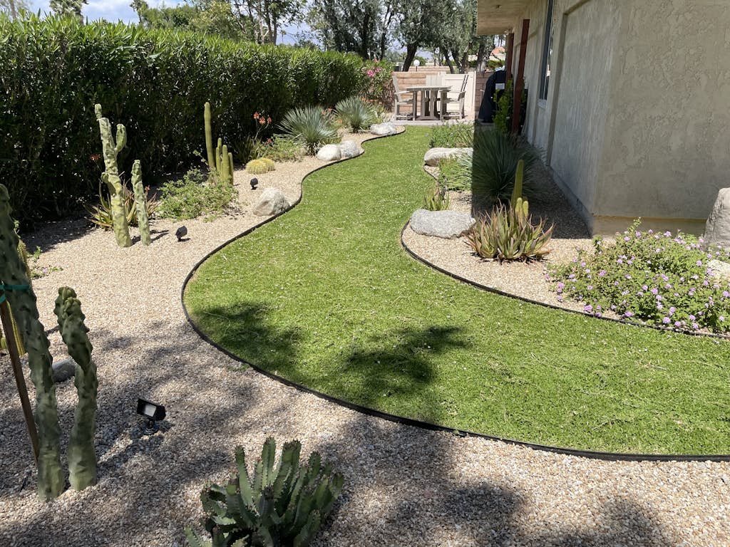 Mountain View home with pools, hot tub, and dog friendly