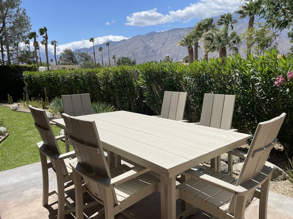 Mountain View home with pools, hot tub, and dog friendly