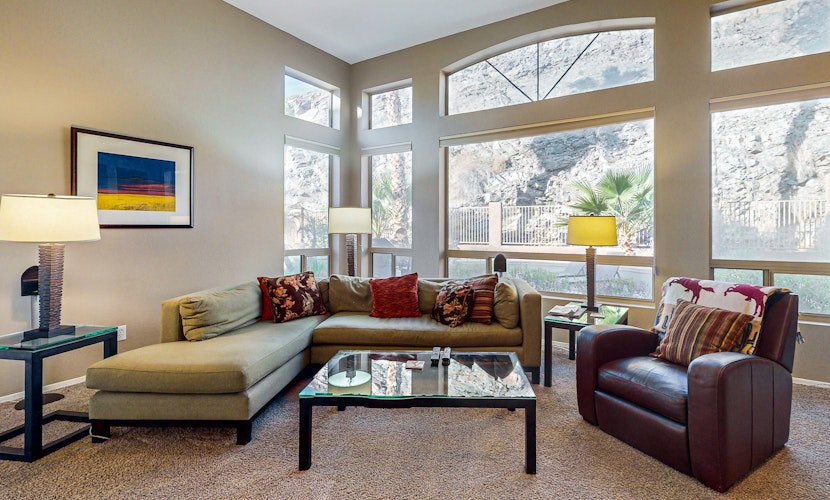 Dog-friendly home w/outdoor pool & firepit, near the top of South Mountain