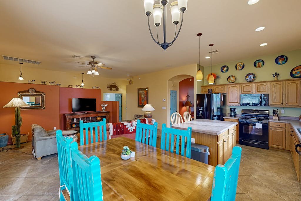 Spacious home in prime location across from Catalina State Park with golf nearby
