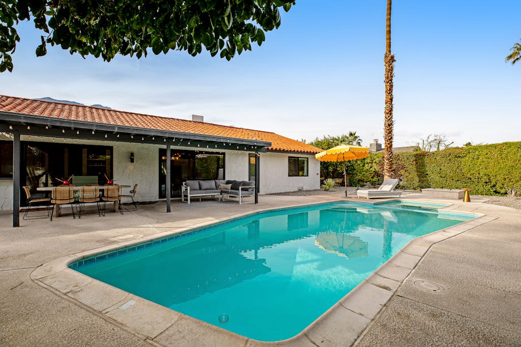 Highball House with private pool, spa, firepit & artful designer interior