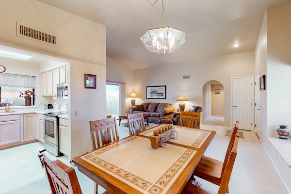 Radiant desert stay with pool and tennis access - mountain views, dogs ok