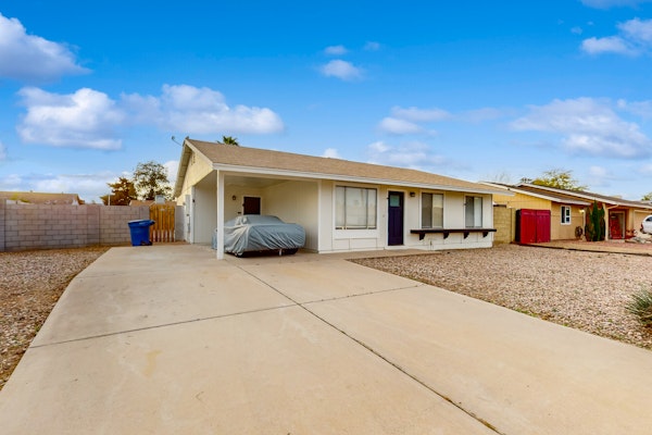 Remodeled home near downtown Chandler with big backyard, patio, streaming