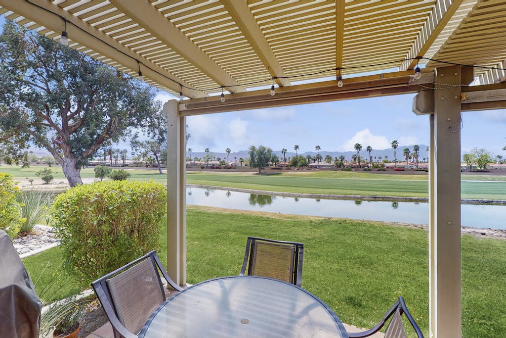Sun, Comfort, and Stunning Views, Shared pool & Dog-friendly