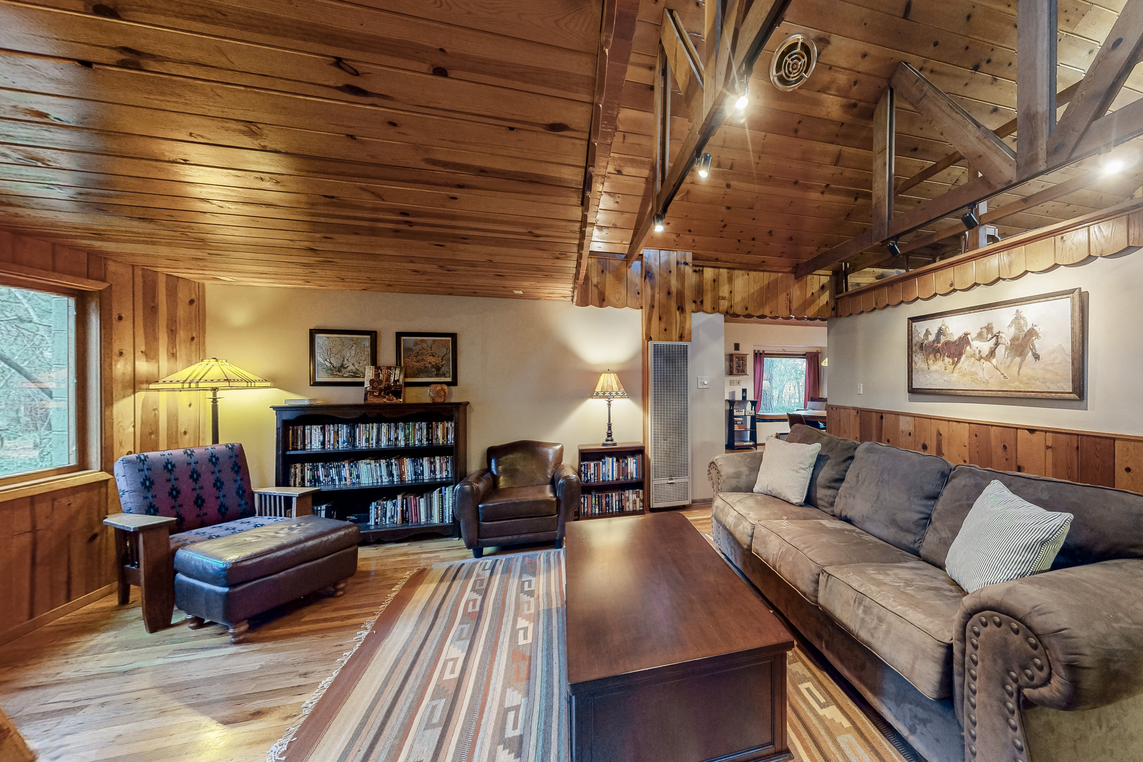 Cozy Cabin in amazing location near the creek w/ two lofts, wifi, & W/D