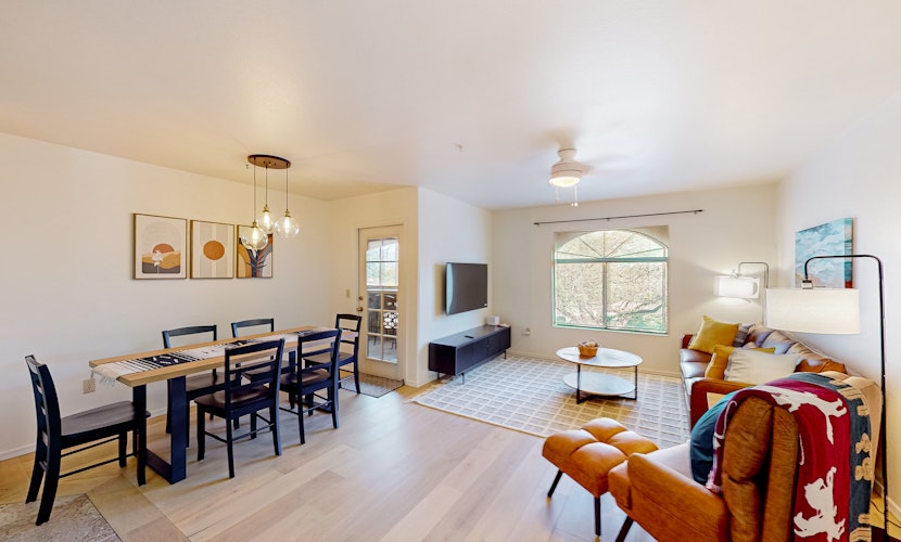 Charming condo with mountain views, pool, AC, & washer/dryer