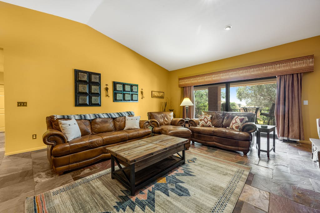 Red Rock-view oasis with beautiful veranda, central AC, W/D