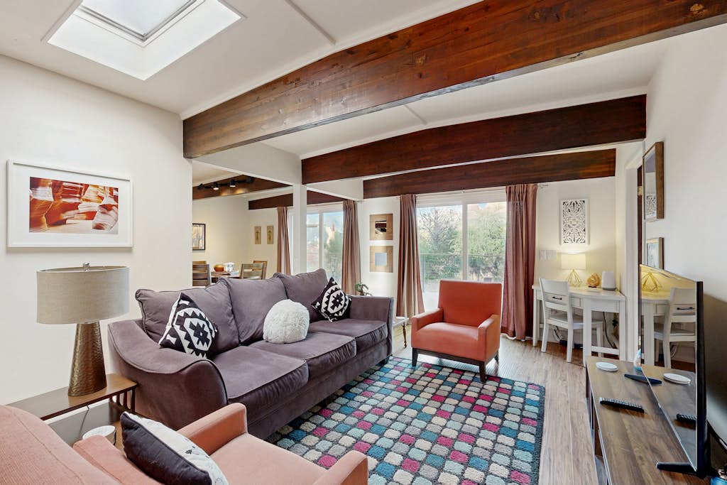 Red Rock views & relaxation await at this charming Sedona escape