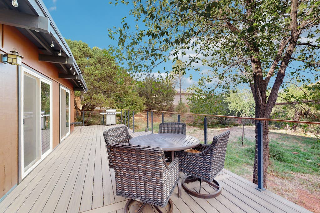 Red Rock views & relaxation await at this charming Sedona escape