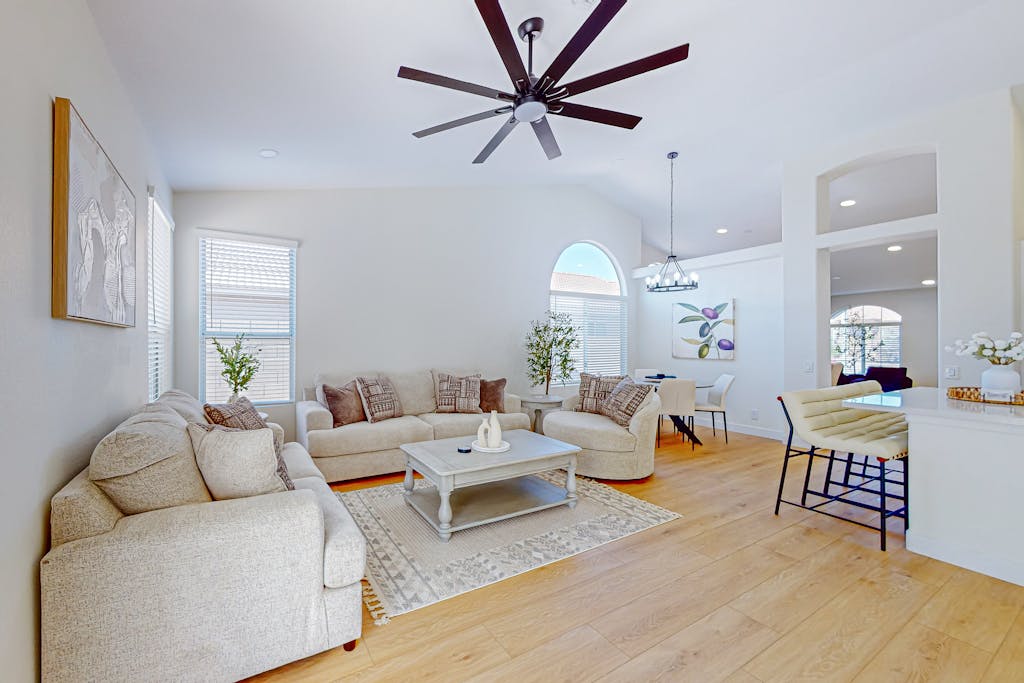 This charming, single-level home in Chandler is the ideal spot for families