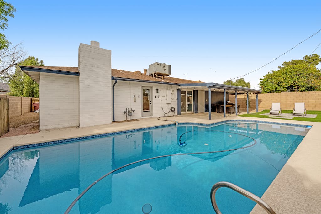 Newly renovated house with private pool, washer/dryer, enclosed backyard, grill