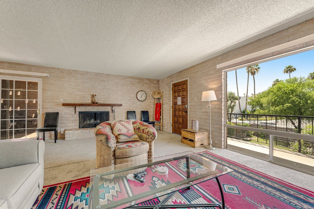 Beautiful condo with WiFi, pool, & balcony - walk to downtown