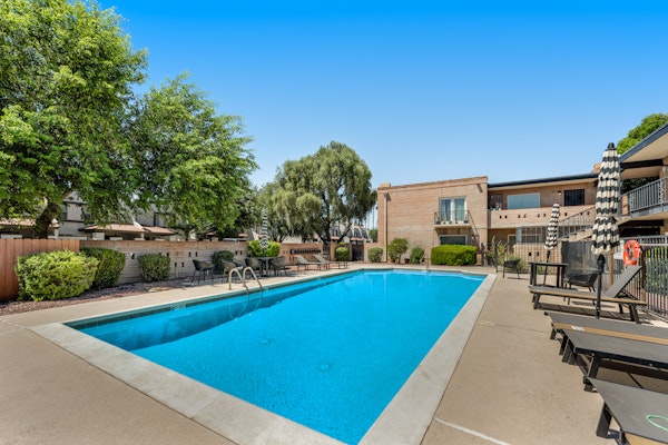 Beautiful condo with WiFi, pool, & balcony - walk to downtown