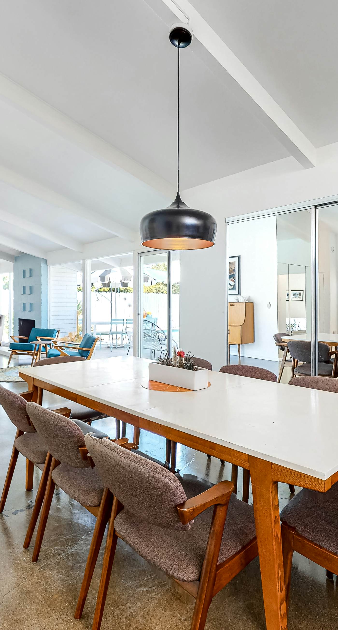 The Arrow of Twin Palms - Midcentury Alexander - 3505