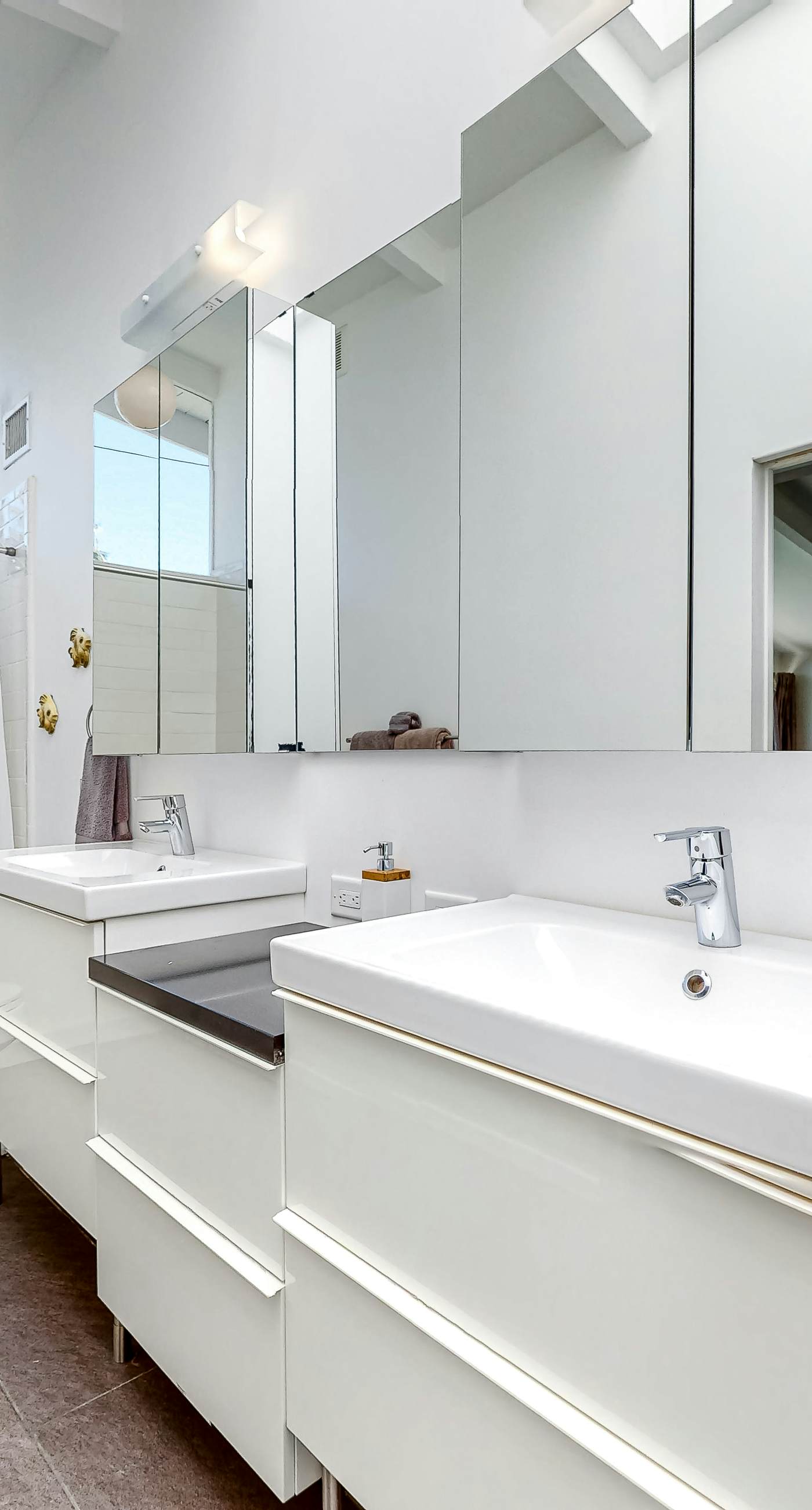 The Arrow of Twin Palms - Midcentury Alexander - 3505