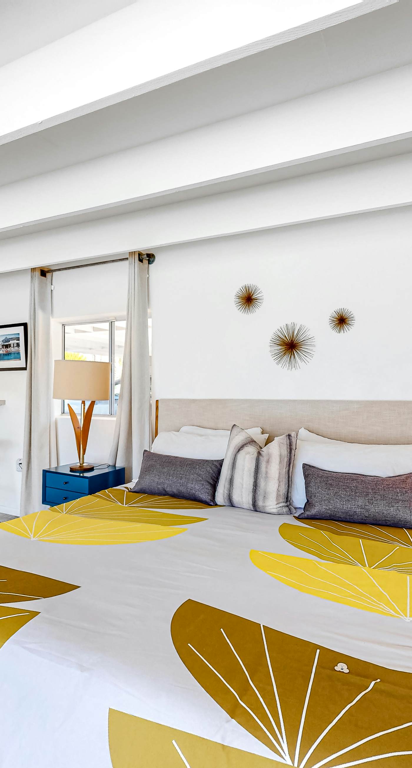 The Arrow of Twin Palms - Midcentury Alexander - 3505