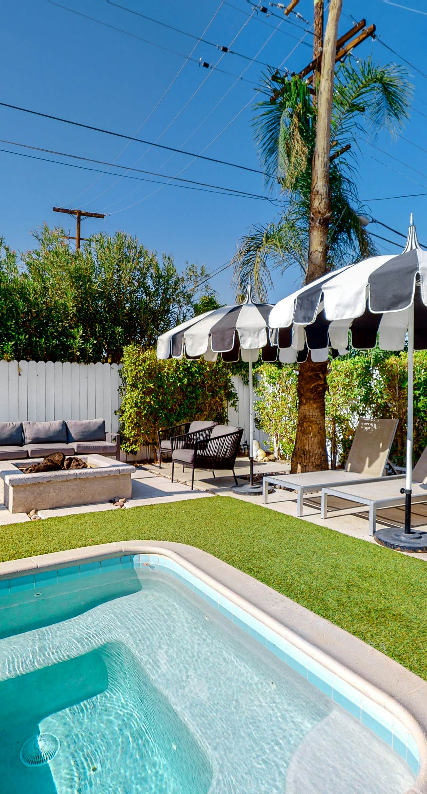 The Arrow of Twin Palms - Midcentury Alexander - 3505