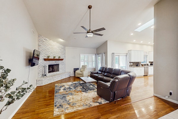 Your Perfect Family Escape in Sunny Peoria – Private Pool and Relaxation Awaits