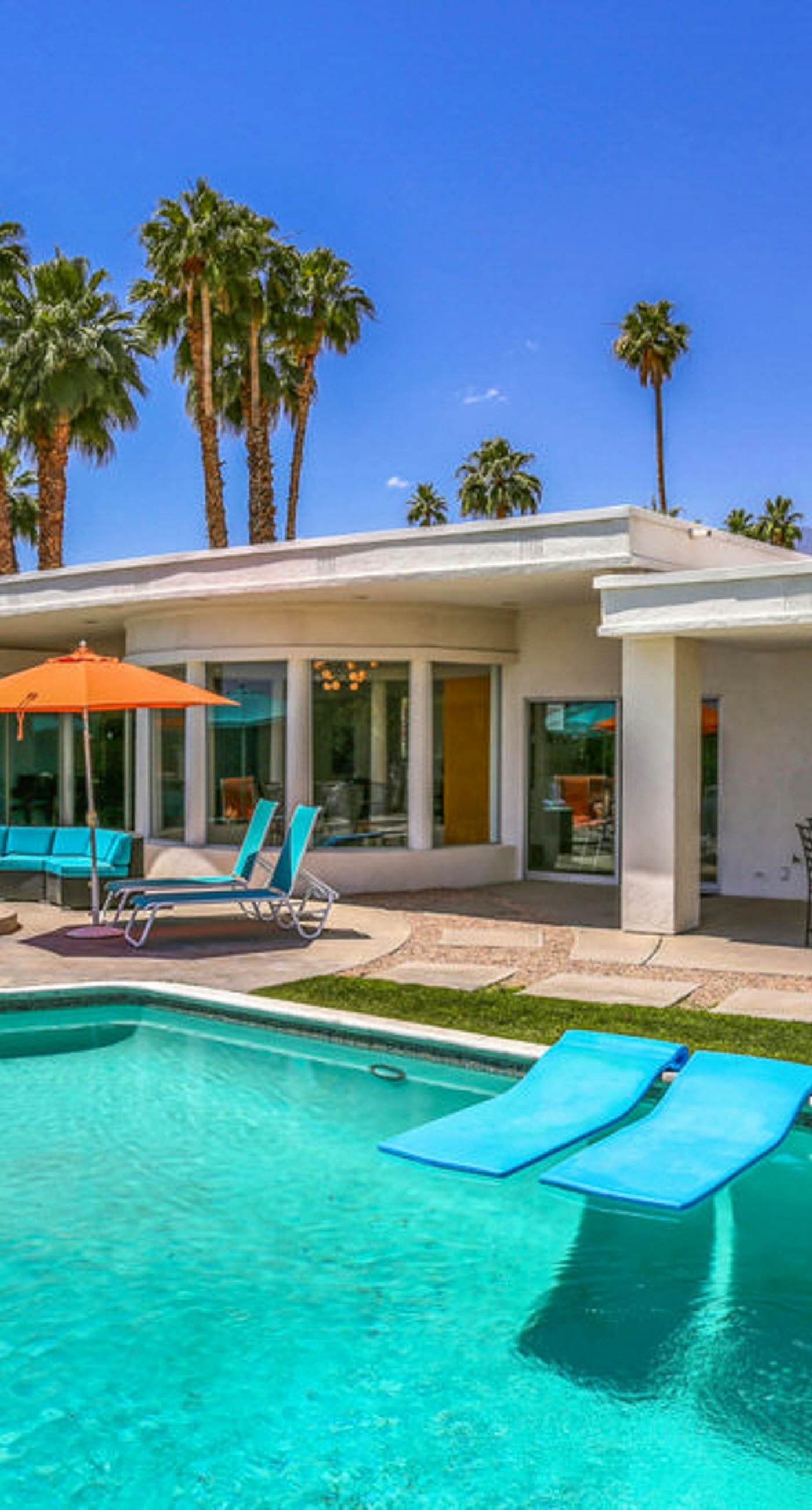 The Martini House - 380