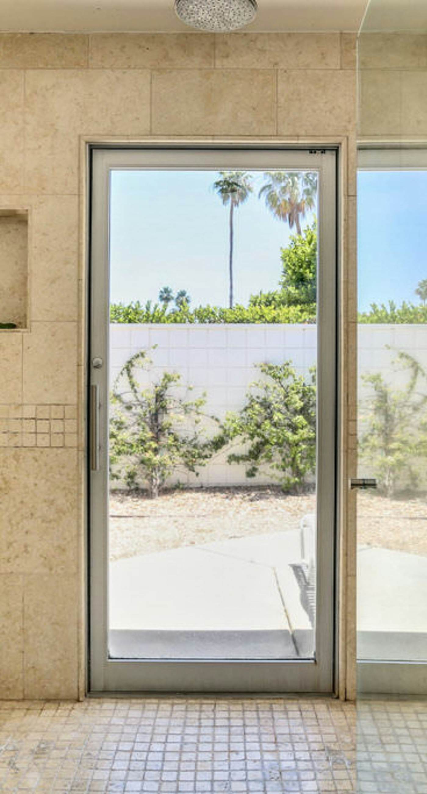 The Martini House - 380