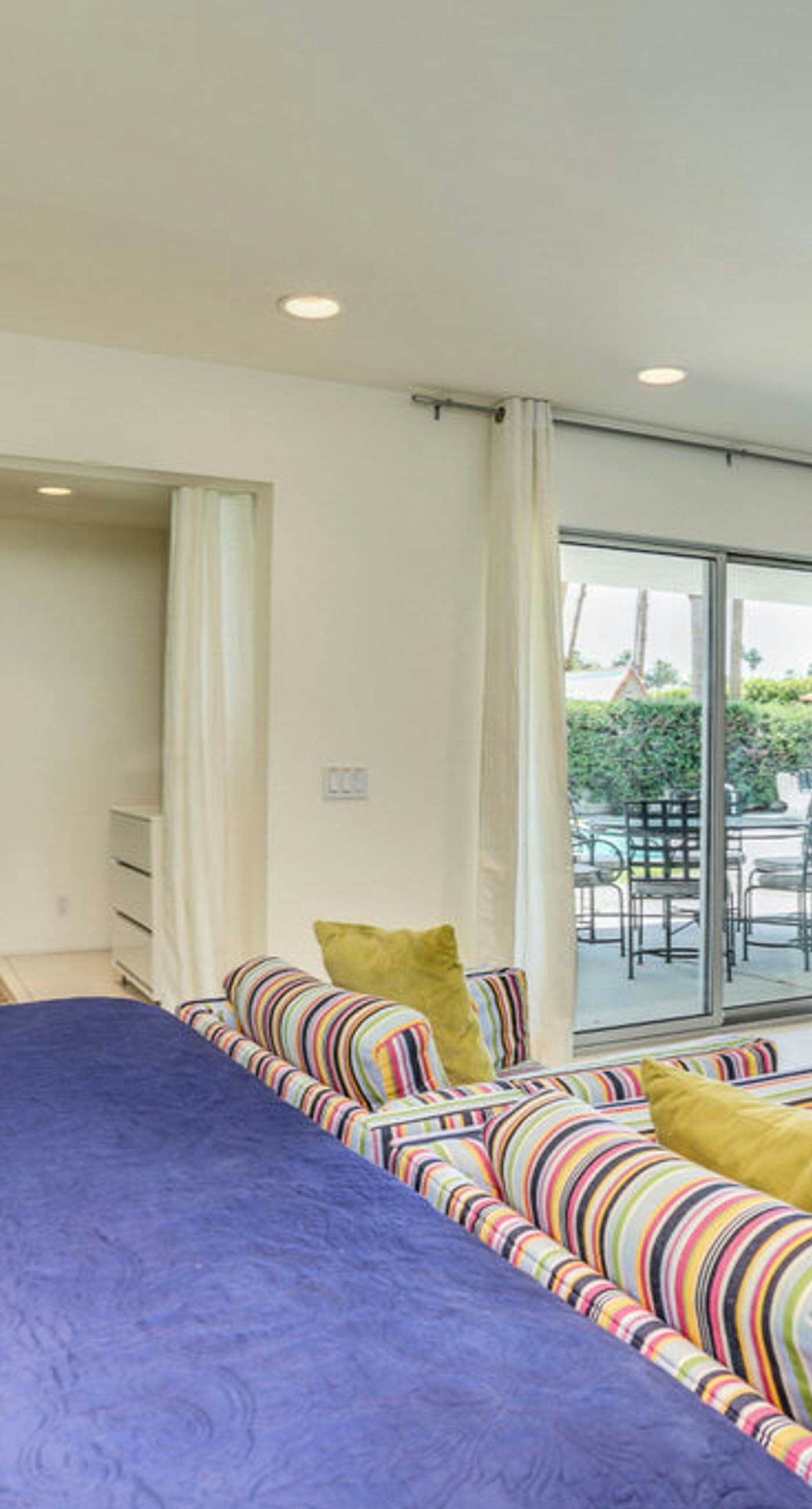 The Martini House - 380