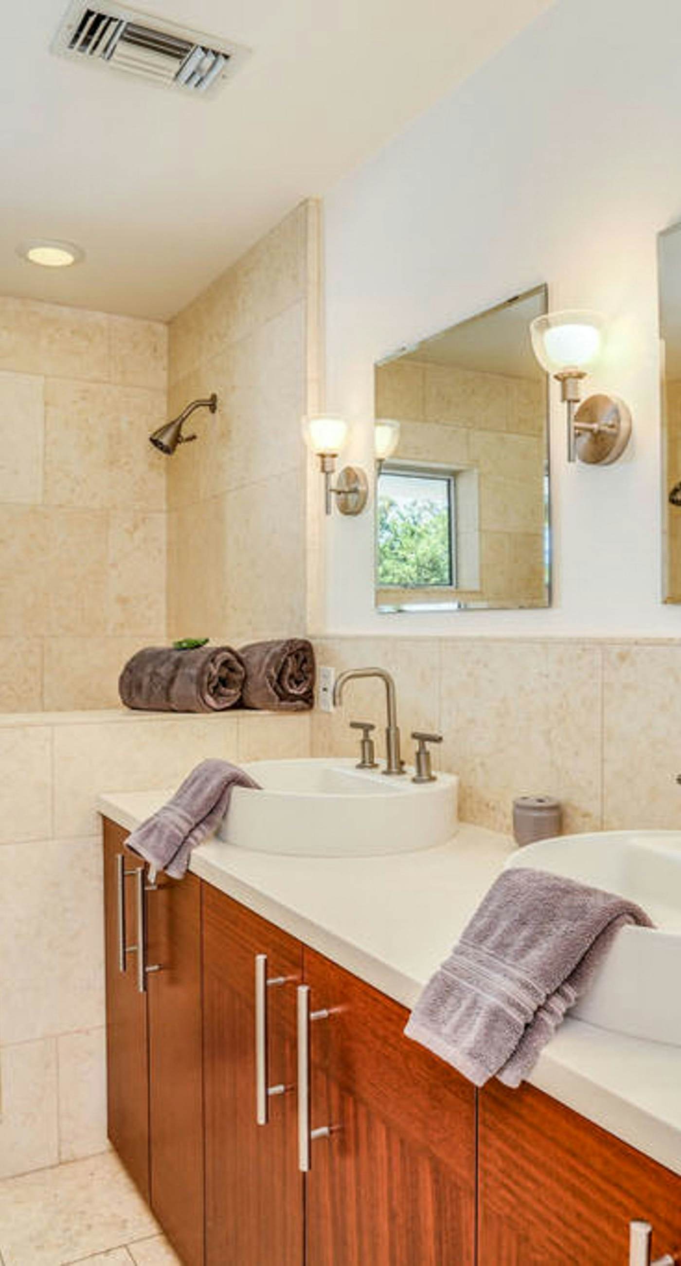 The Martini House - 380