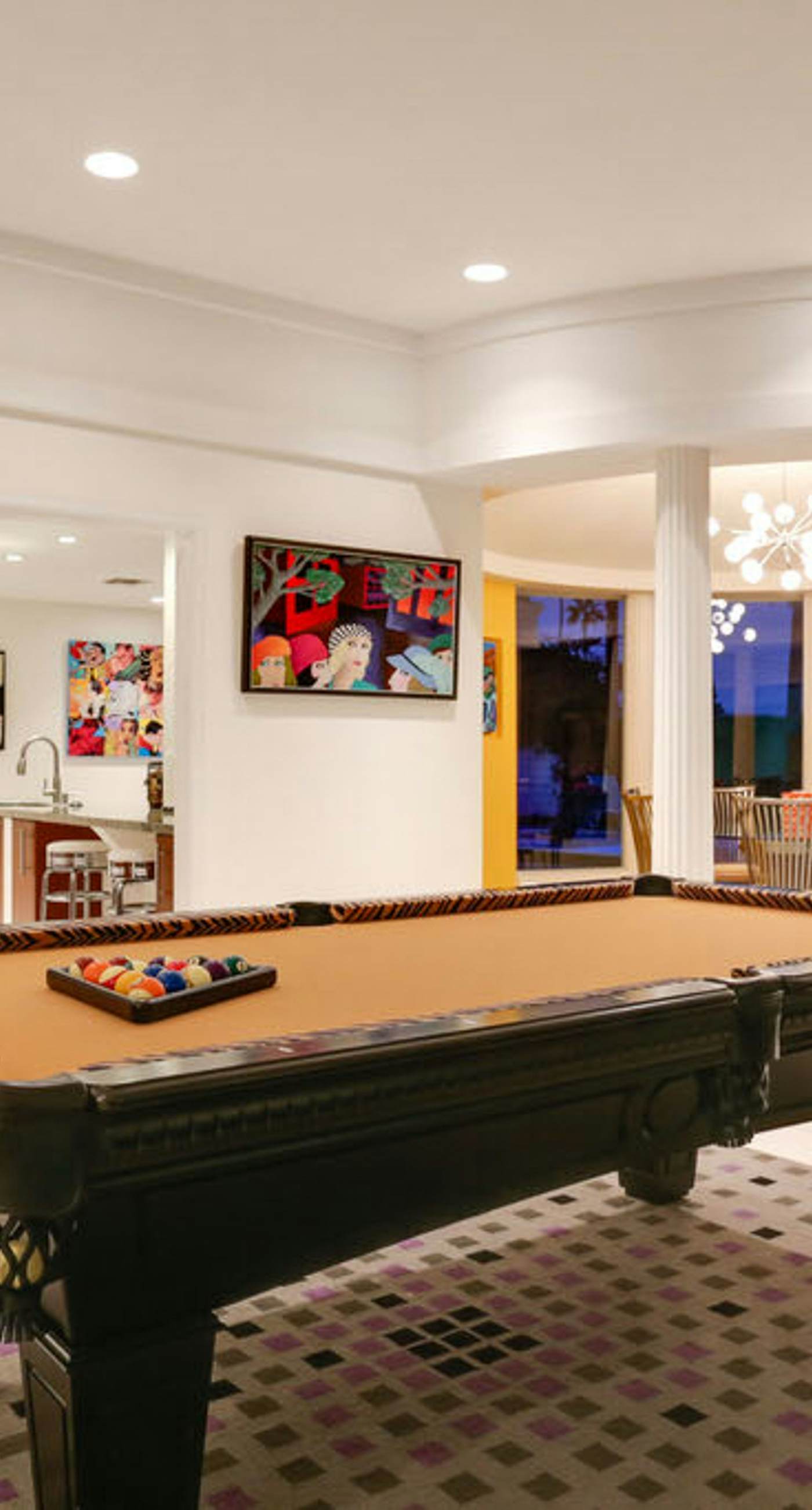 The Martini House - 380