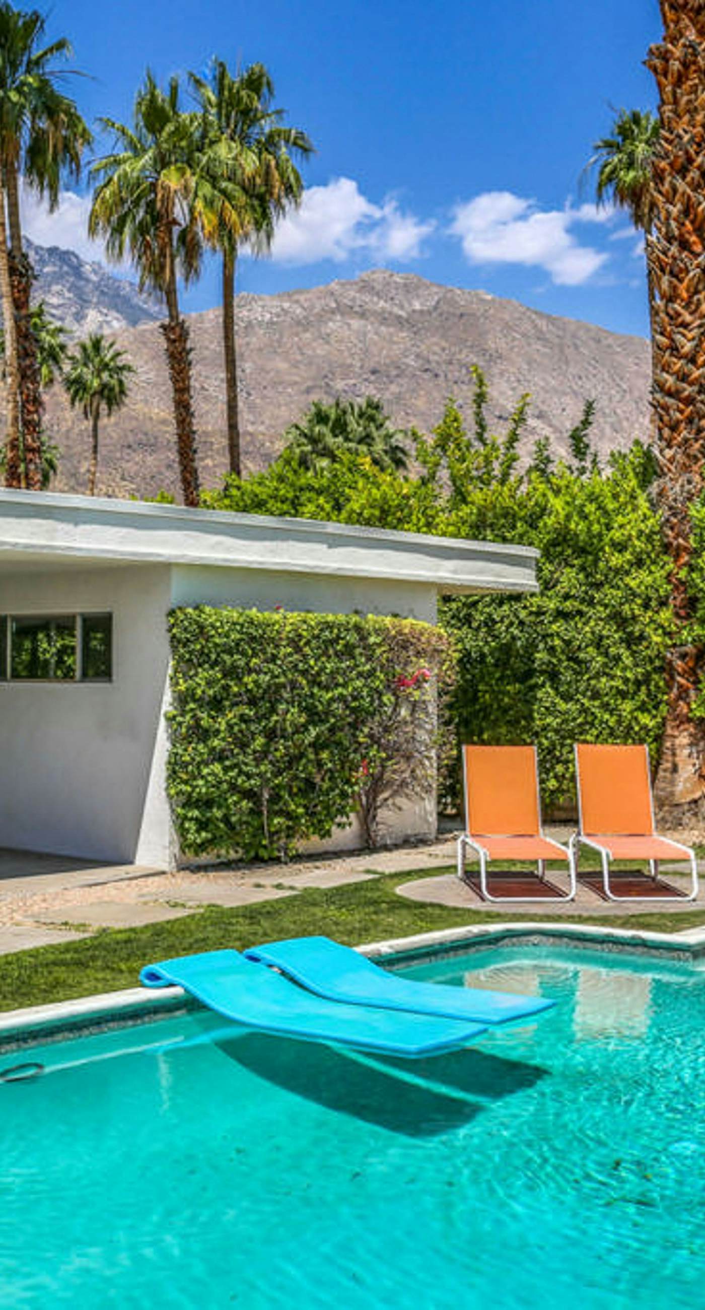 The Martini House - 380