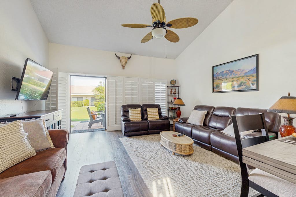 Dog-Friendly Updated Condo Next to Golf Courses w/WiFi, AC, W/D, Shared Pool