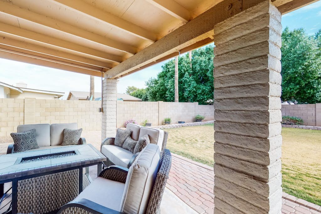 Welcoming home with private outdoor pool, pool table, patio, grill & central AC