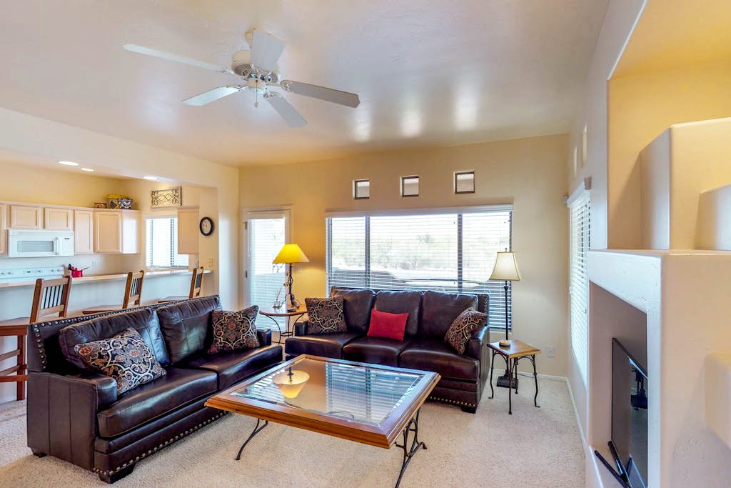 Spacious, dog-friendly condo with pool & hot tub