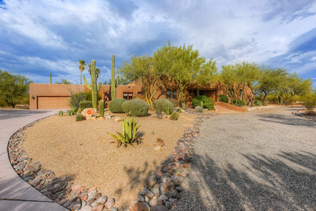 Catalina Foothills oasis on 2.1 acres with private pool & putting green